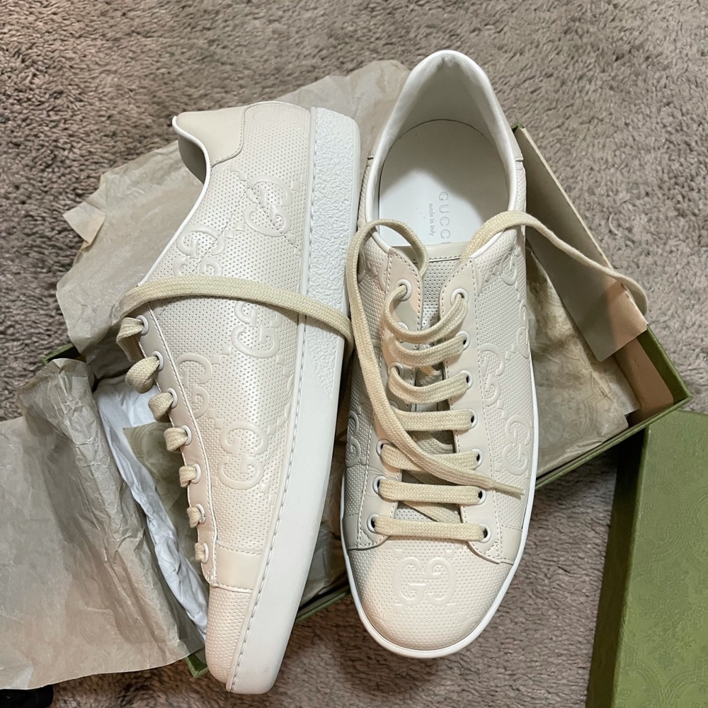 Women’s GG embossed Ace sneaker